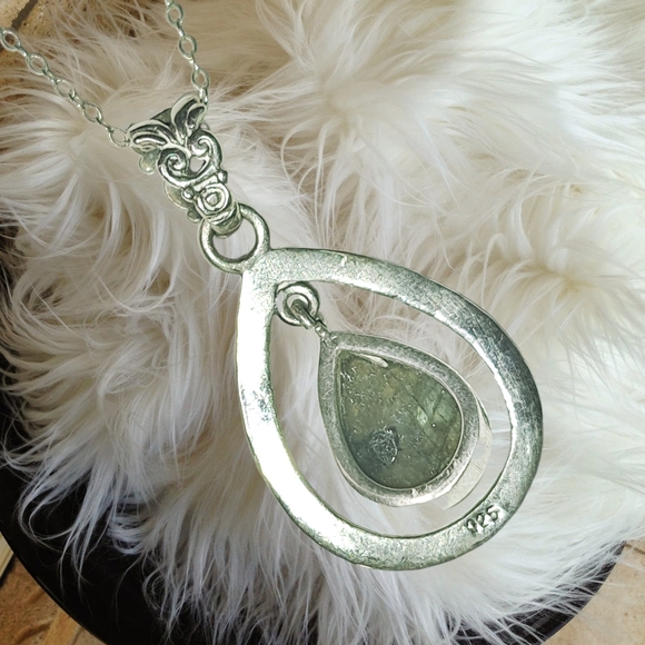 Sterling Silver Teardrop Pendant with Labradorite Gemstone and 925 Chain - Picture 7 of 8